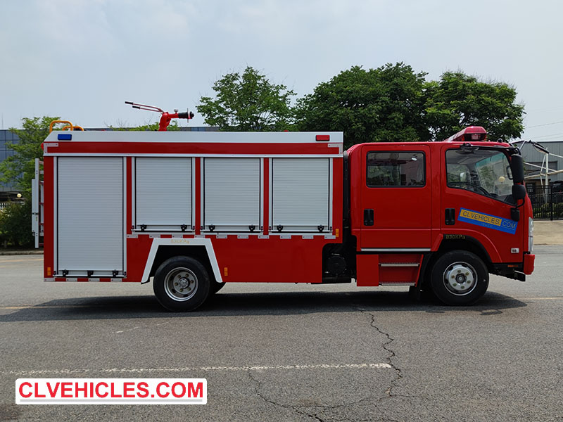 ISUZU Water tank fire truck