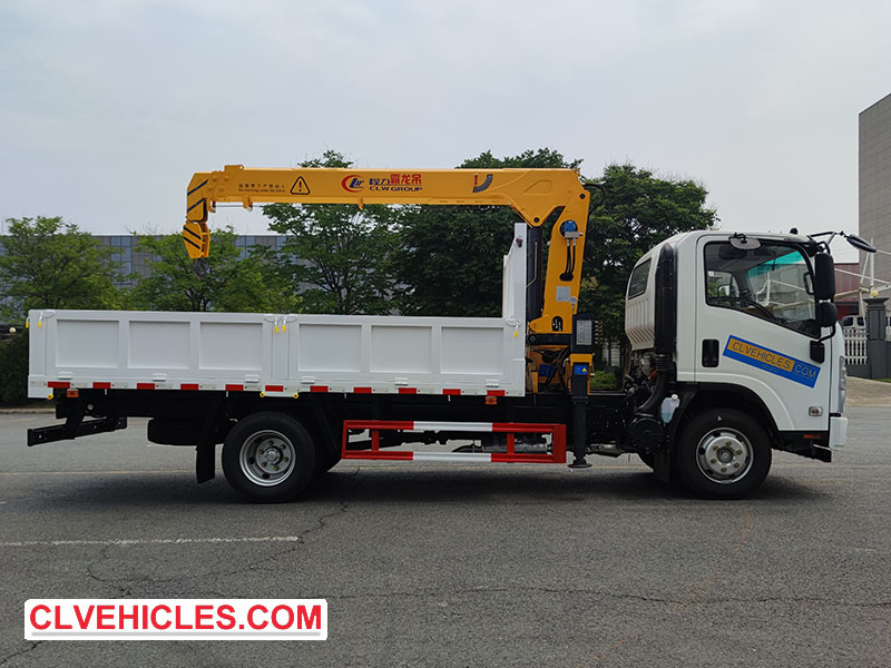ISUZU ELF crane truck