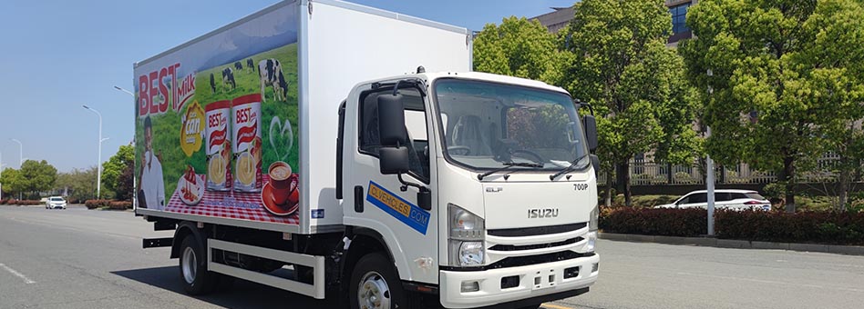 Рефрижератор ISUZU ELF 190 л.с. прибыл в Гренаду