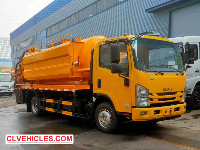 ISUZU vacuum tank truck